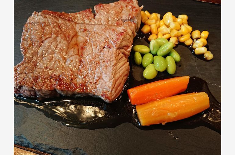 《牛もも肉》入りました。