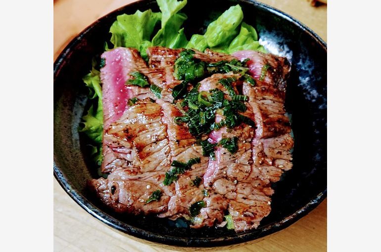 美味しい時間をステーキハウス《ジ　リアルミート》 で！