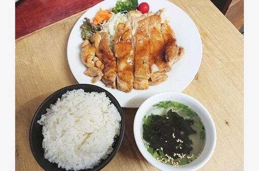 11時よりランチタイムオープンです🍴🌞 